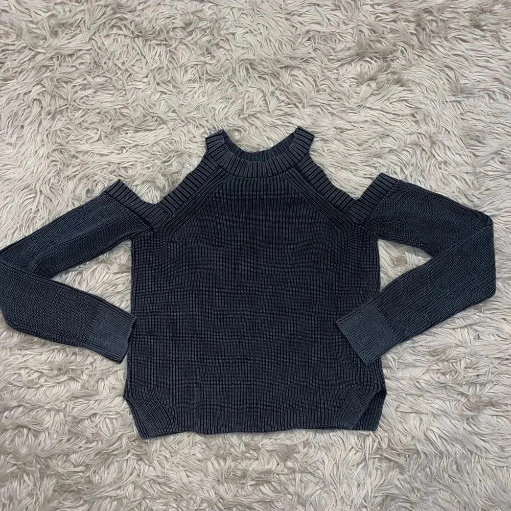 Rag and Bone Dana cold shoulder sweater, size small black & gray blue